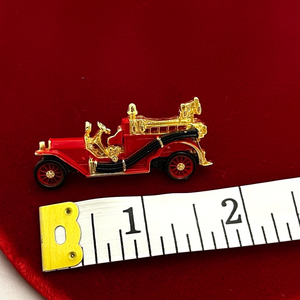 Vintage Fire Truck Brooches - Picture 4 of 12